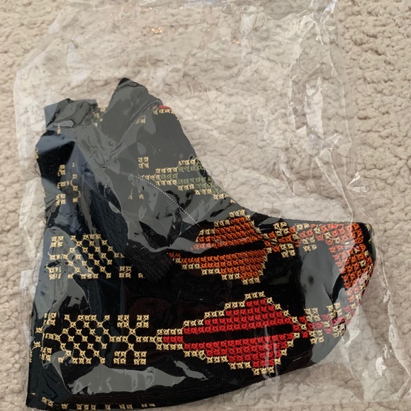 Masks - Picture 2 of 8